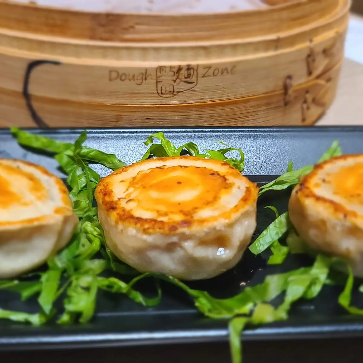 pan fried pork buns 4 特色鲜肉煎包